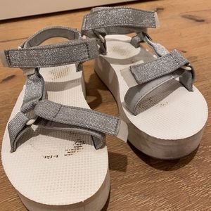 Sick Platforms | Tevas